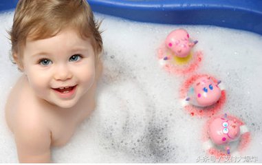 给宝宝洗澡后耳朵进水了怎么办？