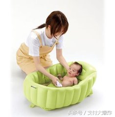 给宝宝洗澡后耳朵进水了怎么办？