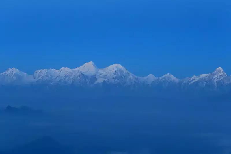 牛背山看的是什么雪山,牛背山上众多雪山示意图