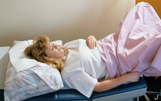 顺产挨刀么,顺产侧切好痛苦