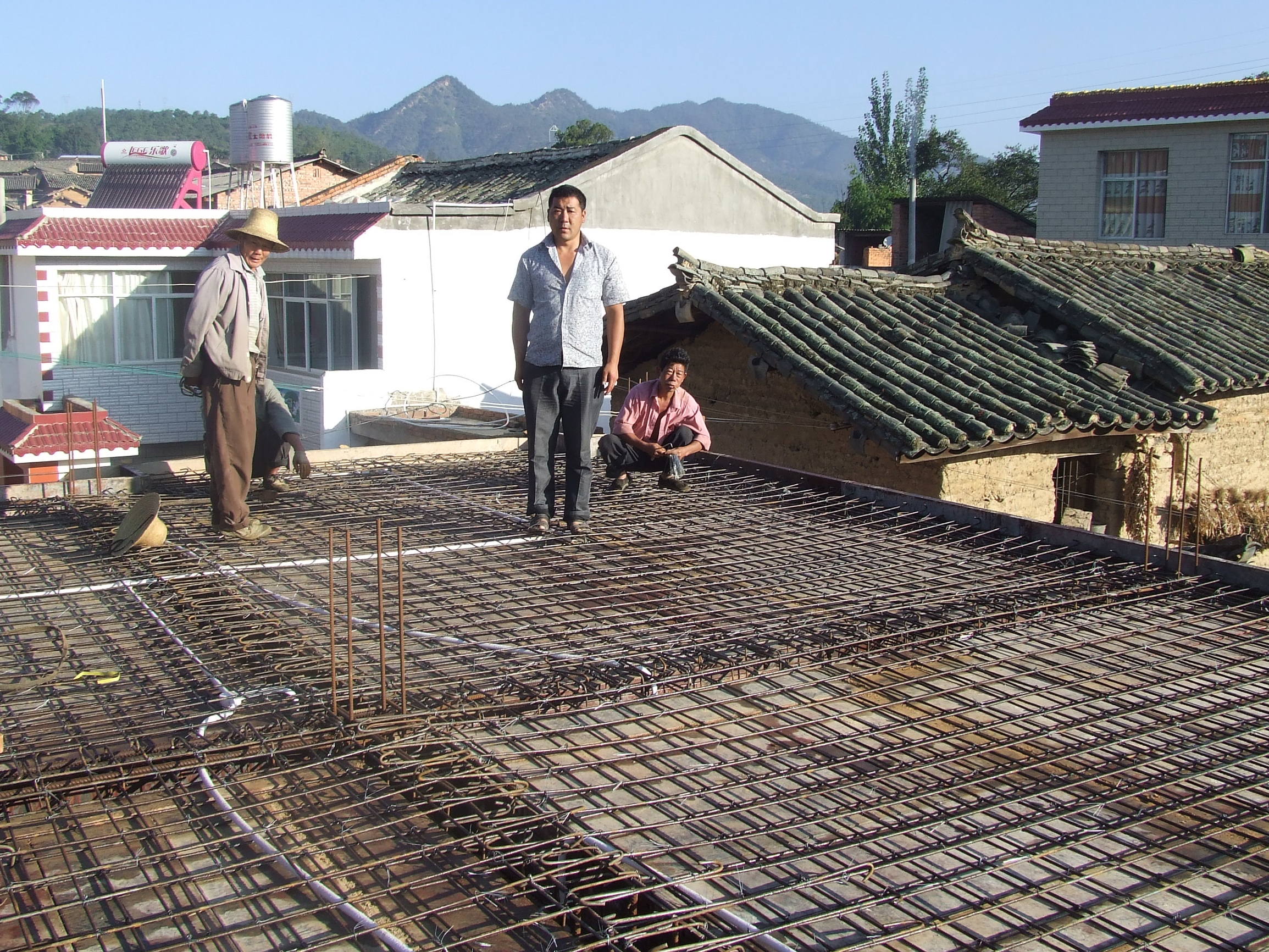 一到下雨就漏水,屋顶漏雨最佳解决方法