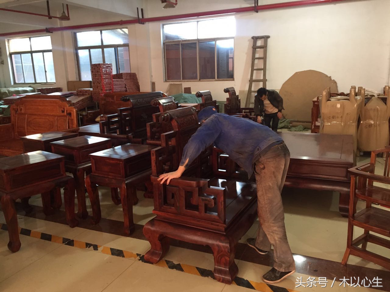 红木家具开裂属于正常吗,红木家具开裂原因