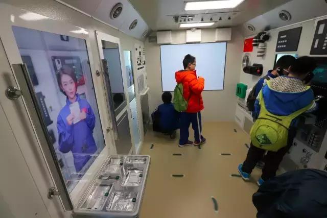 到中国科学技术馆“探索太空”吧！大人孩子都能玩儿~