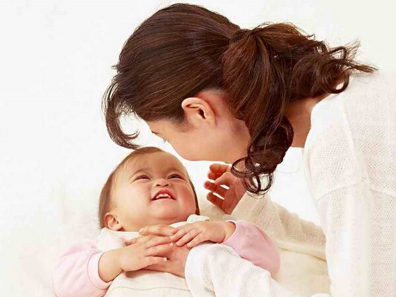 产后涨奶要如何解决？