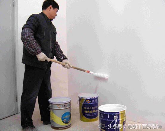 木饰面上面直接刷漆,墙面木饰面现场喷漆
