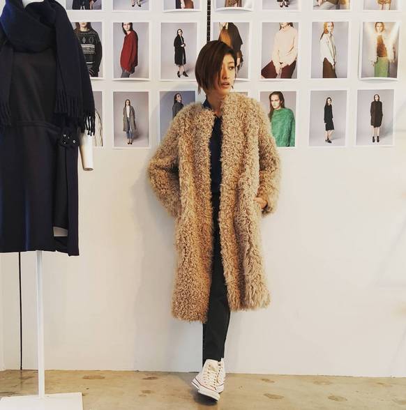 “我有美貌和面包，你给我爱情就好”，“好！”