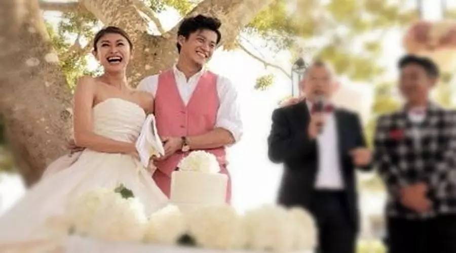 “我有美貌和面包，你给我爱情就好”，“好！”