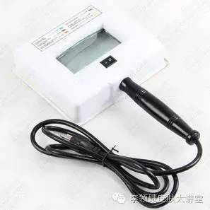 伍德灯检查淡蓝色荧光,伍德灯检查褐色荧光