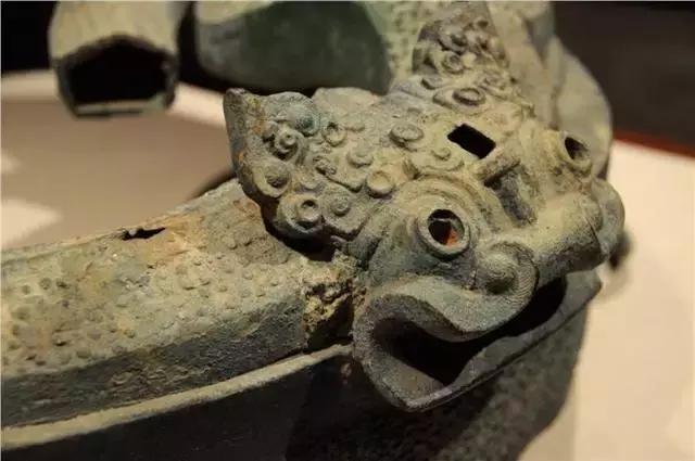 龙虎一样霸气，为何龙是中国古代帝王化身，而虎却“一事无成”？