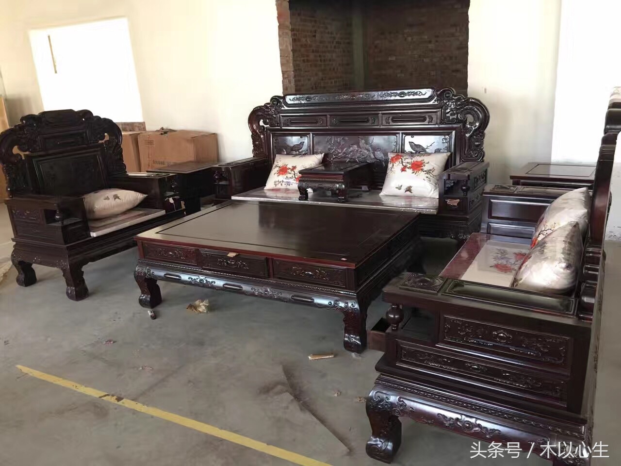 红木家具开裂属于正常吗,红木家具开裂原因