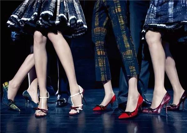 逛街脚疼怎么办,逛街脚疼怎么安慰