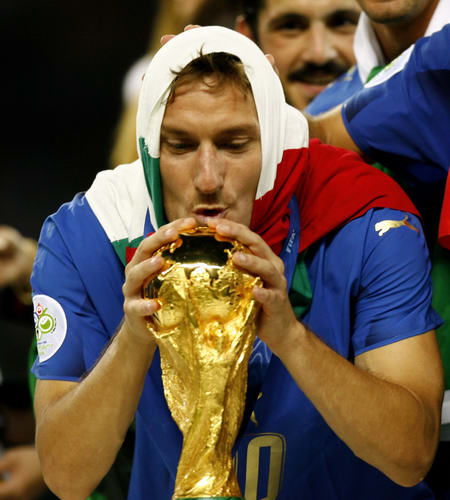 托蒂退役罗马王子的感动与精彩,托蒂告别罗马仪式