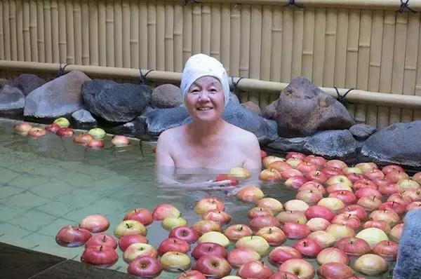 长知识健康养生,室外温泉冬天可以泡吗