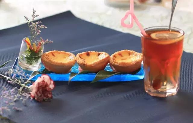 港式蛋挞和葡式蛋挞做蛋黄酥 (葡式蛋挞和港式蛋挞的图片)