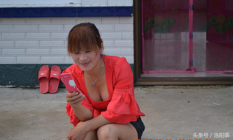 老婆天天玩手机该离婚吗,媳妇天天玩游戏咋办