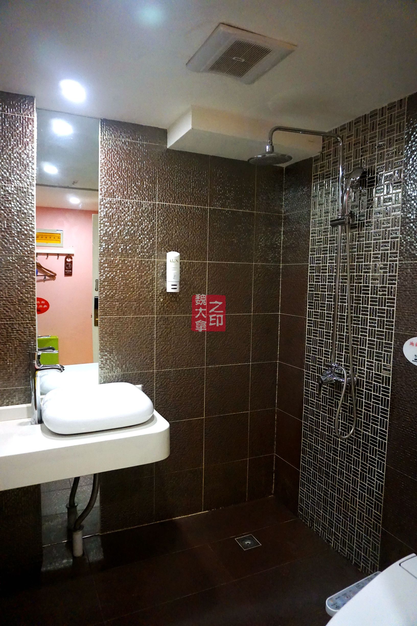 可以躺着看电影的酒店,附近电影主题酒店推荐