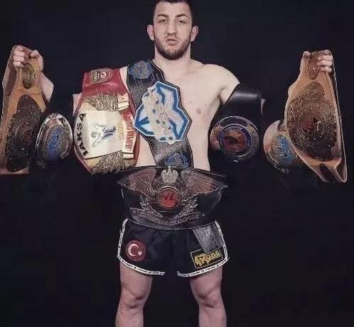 一龙对战五龙,一龙战胜过播求吗