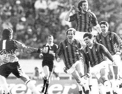 米兰队史上的今天：1989年埃瓦尼最后进球赢下丰田杯（多图）