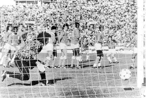 米兰队史上的今天：1989年埃瓦尼最后进球赢下丰田杯（多图）