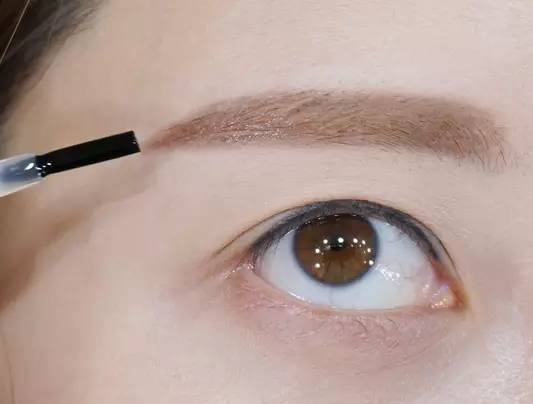 眉毛稀疏怎么画眉好看,眉毛短的女人怎样画眉