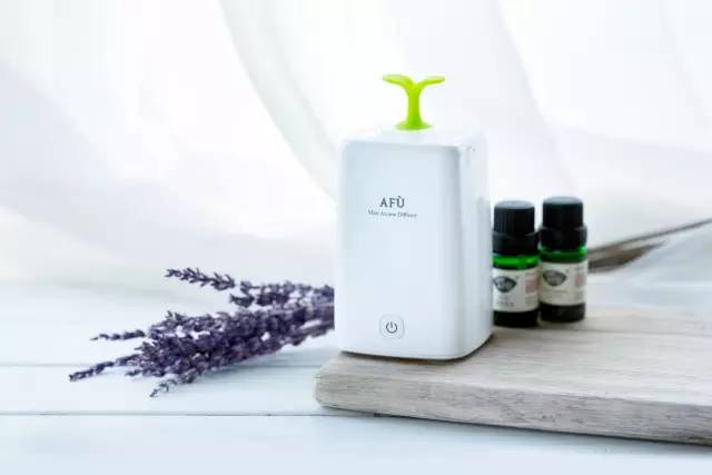 怀孕了还能用化妆品么,怀孕了还可以碰精油吗