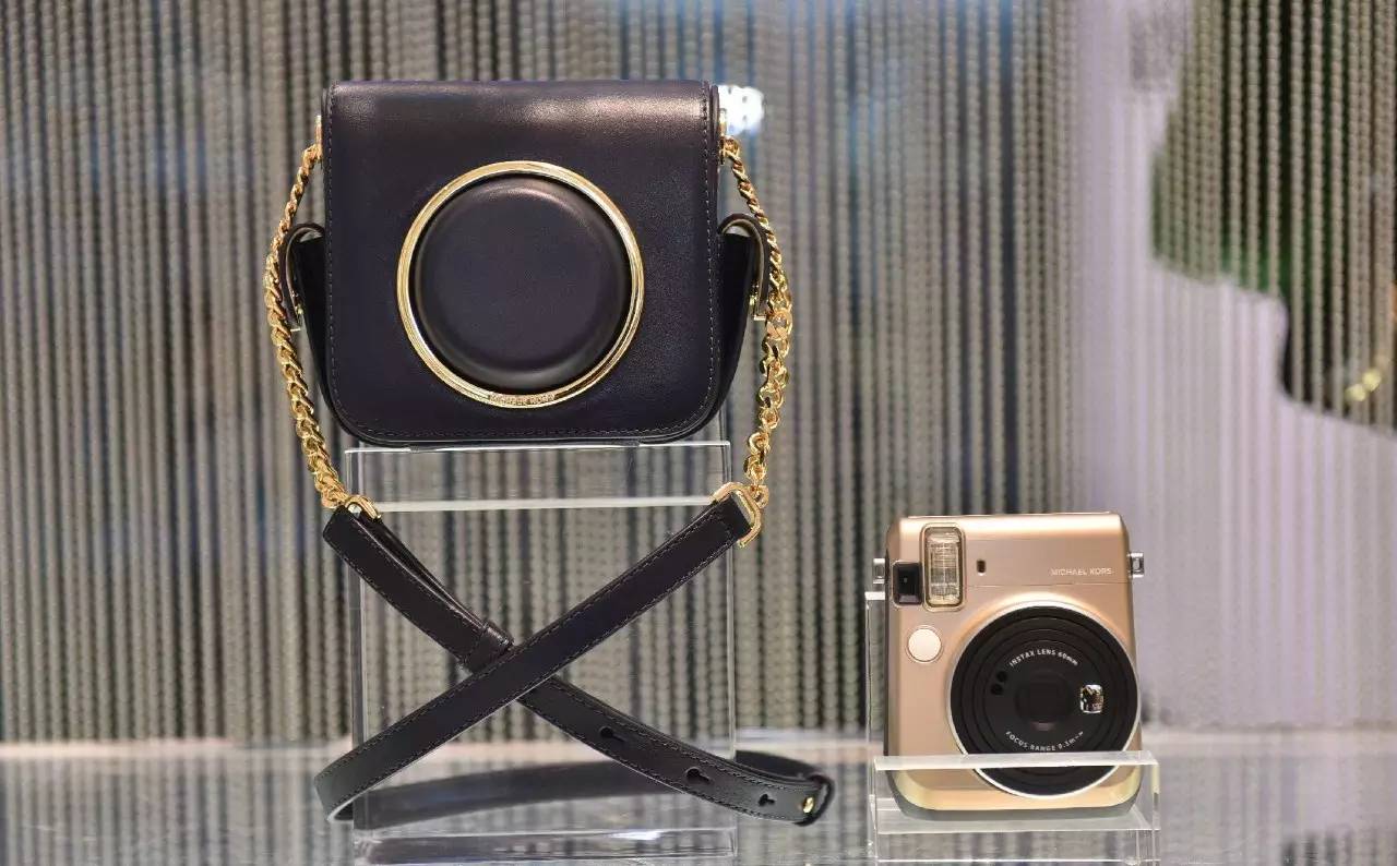 杨幂刘雯等人纷纷终止合作,杨幂刘雯新款包