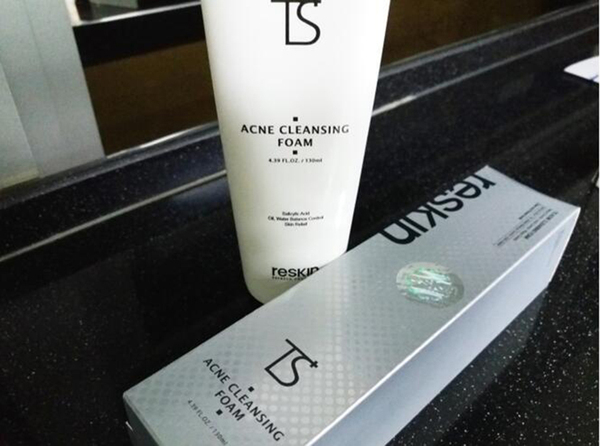 右脸长痘怎么快速有效的解决,婴儿右脸长痘痘是什么原因