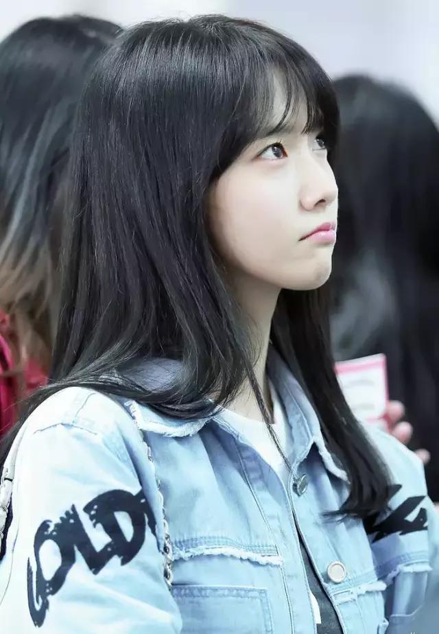 发型真的可以让脸看起来小一些嘛,适合大脸妹的减龄发型