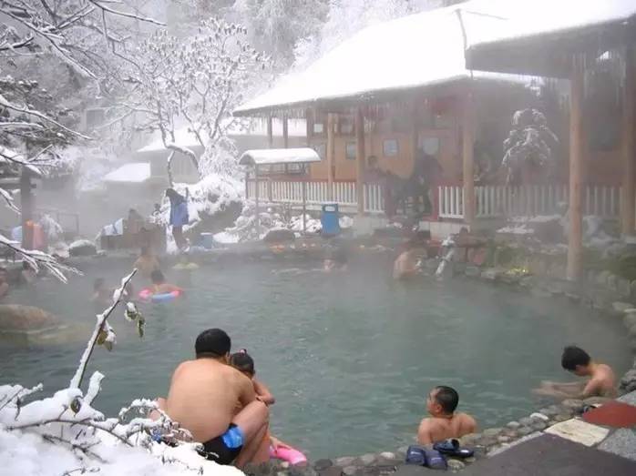 跟生活请个假放松一下心情,放下疲惫享受生活的美