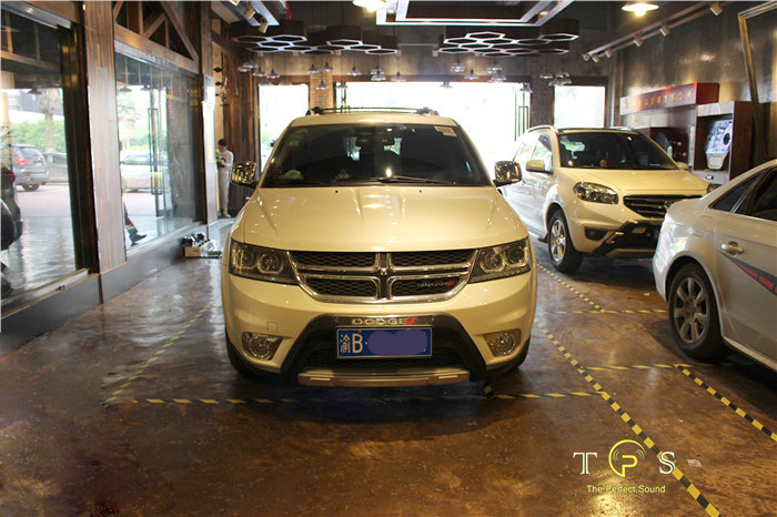 道奇酷威音响改装,道奇酷威改装外大包围