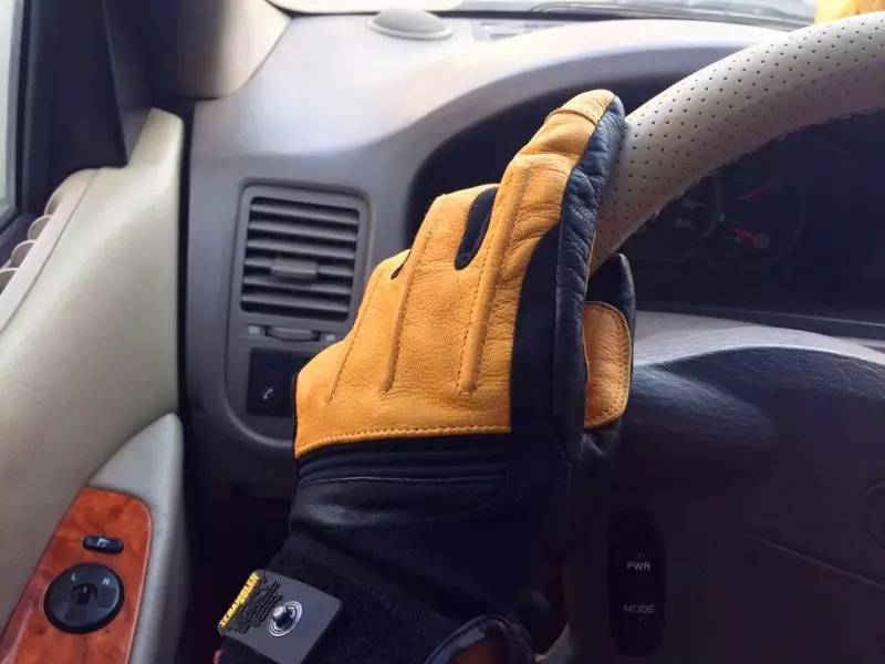 真羡慕有方向盘加热的人,天冷了羡慕别人有小轿车