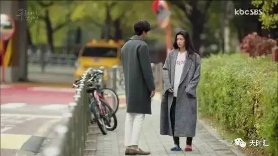 全智贤随便从垃圾桶捡来的衣服，比你一个月工资还高