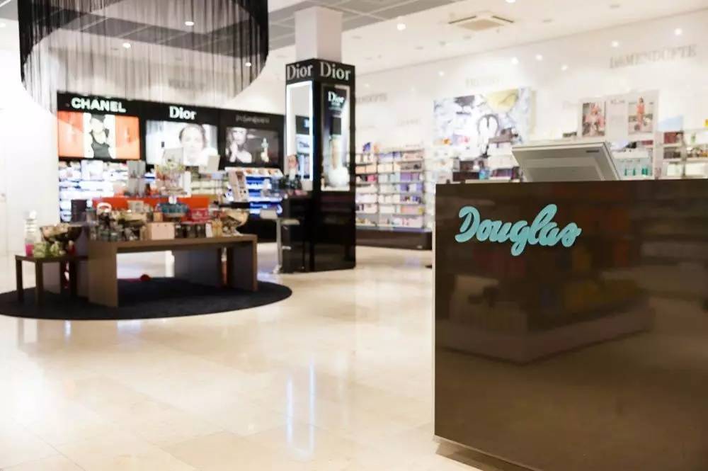 价格比代购还美好，这家只有28件单品的德国“万宁”要火！