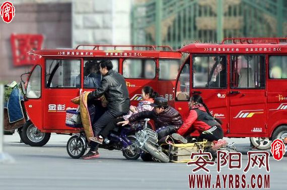 整治三轮车最新视频,中心城区三轮车集中整治拉开序幕