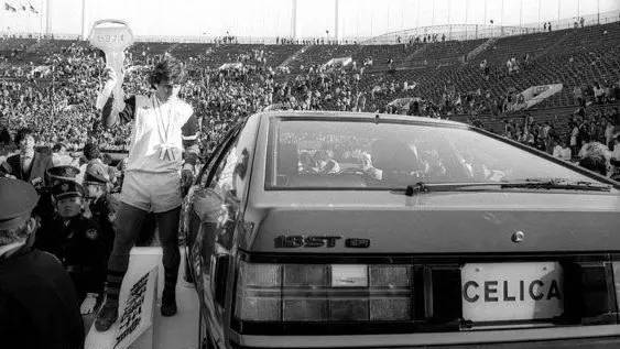 ［侃］烽烟又起，当足球遇上汽车