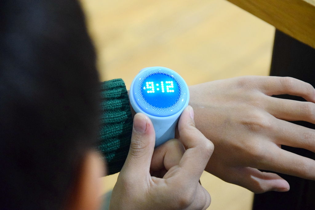 颜值犹在，功能重头布局换来的贴心关怀-米兔儿童手表Q深评