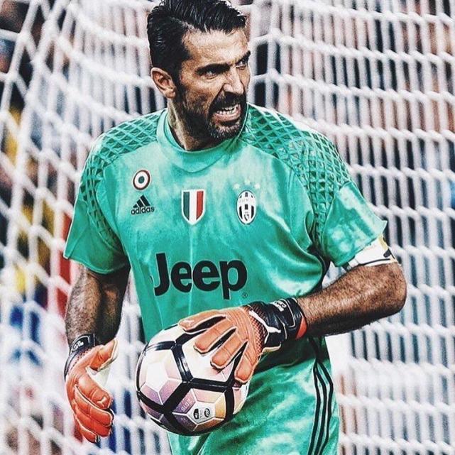 42岁布冯重回尤文图斯,布冯几次世界杯