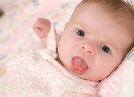 一岁宝宝舌头上起红点怎么回事,宝宝舌头有红点用什么药