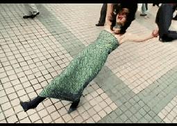 外国人买痔疮膏,外国人来中国买痔疮膏