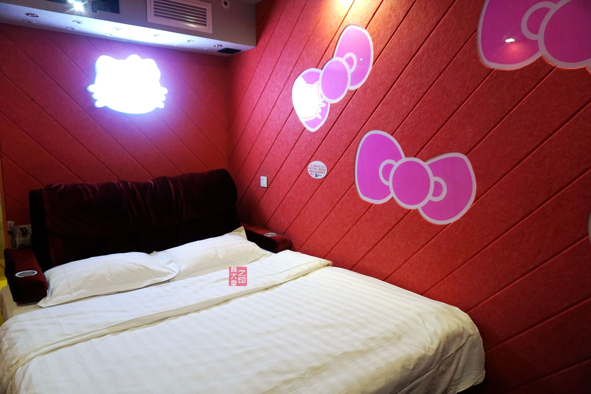 可以躺着看电影的酒店,附近电影主题酒店推荐