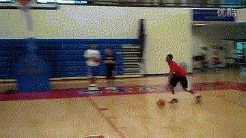 左手运球差怎么办,左手运球为什么这么难练