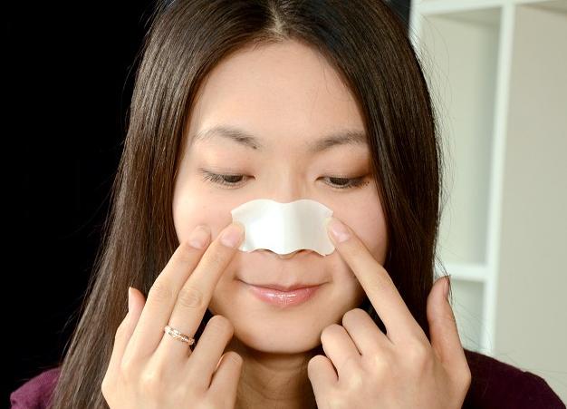 挤黑头,鼻子上挤黑头留下的大洞怎么处理