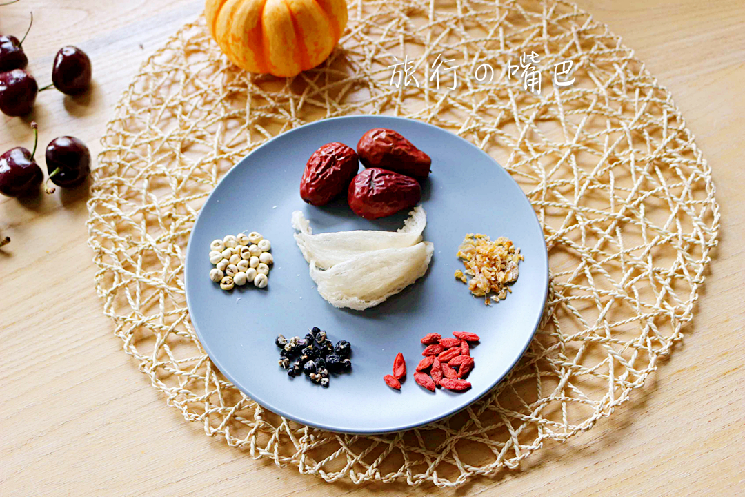 新一轮雾霾来袭，雾霾季润肺食谱之蜂蜜雪蛤炖燕窝