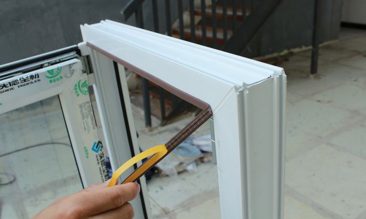 家里玻璃有水汽怎样去除,家里双层玻璃起雾处理方法