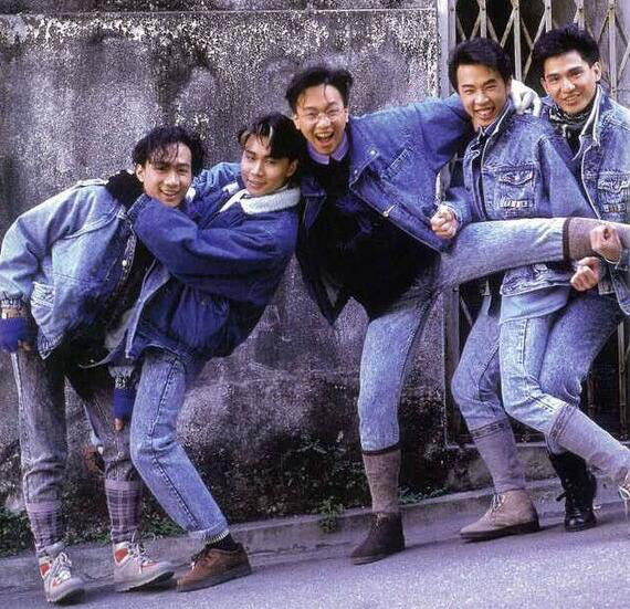 大揭秘黄家驹的不朽传奇,100张照片告诉你黄家驹