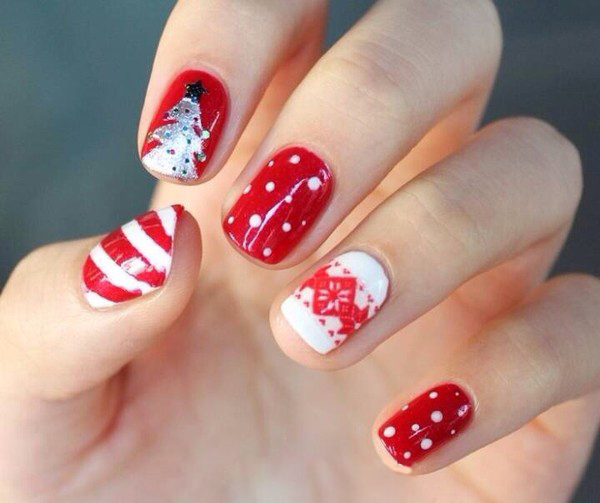 女人涂甲油,女生涂大红色脚甲油