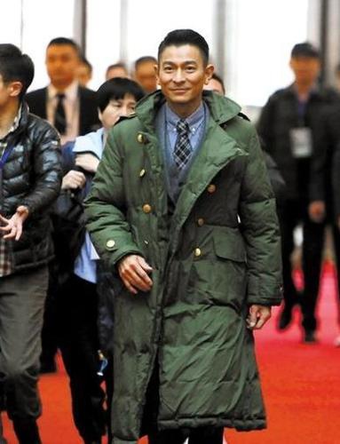 怎么避免穿正装像卖保险的,穿西装怎么才不像卖保险的