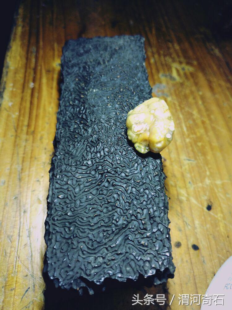 戈壁玛瑙温润如玉,心脏型戈壁玛瑙