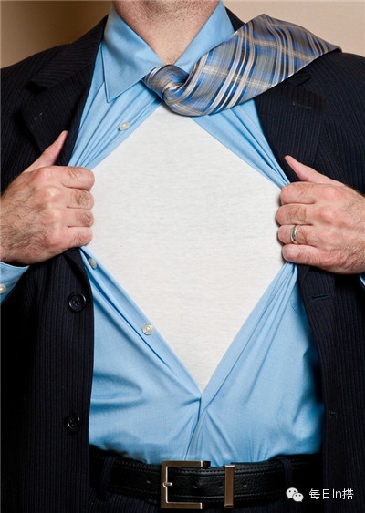 怎么避免穿正装像卖保险的,穿西装怎么才不像卖保险的