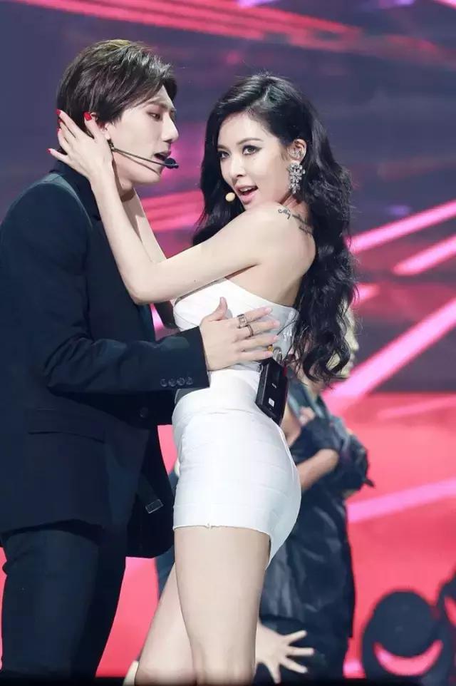 发型真的可以让脸看起来小一些嘛,适合大脸妹的减龄发型